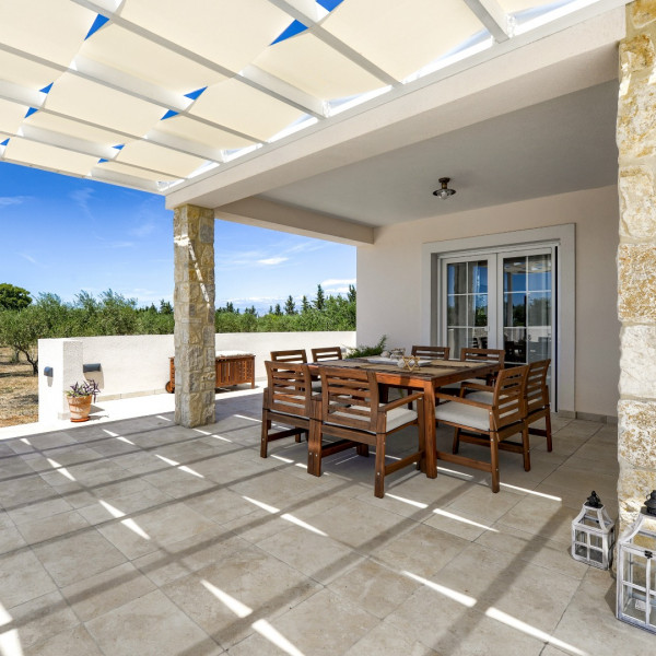 Vila Perosa, Vila Perosa s grijanim i natkrivenim bazenom, Zaton, Dalmacija Zaton